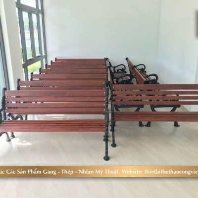 Ghế chờ công viên